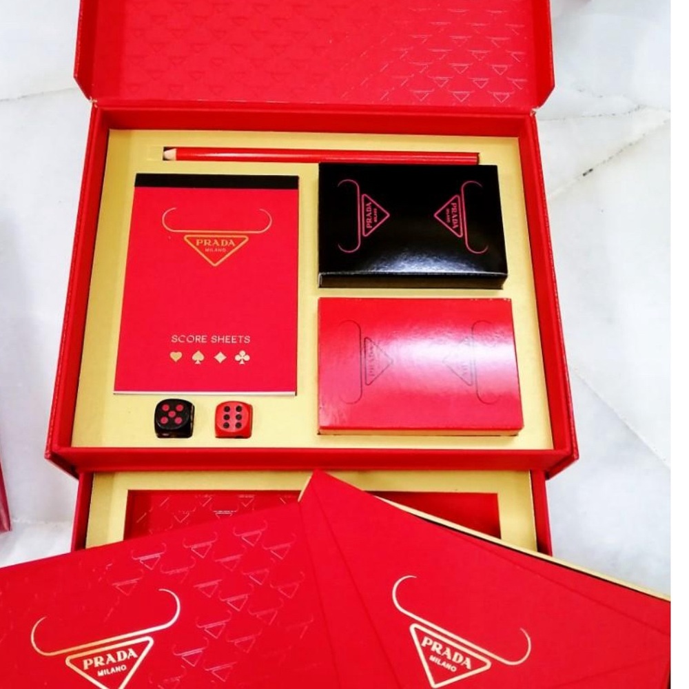 PRADA exclusive paying card gift set , new in box